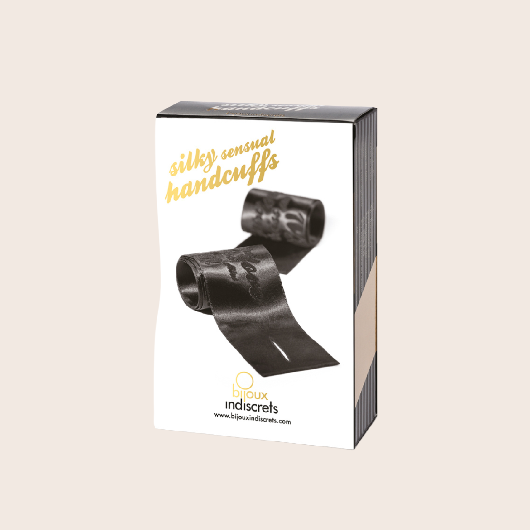 Menottes satinées noires Silky Sensual Bijoux Indiscrets dans son coffret, idéal pour offrir