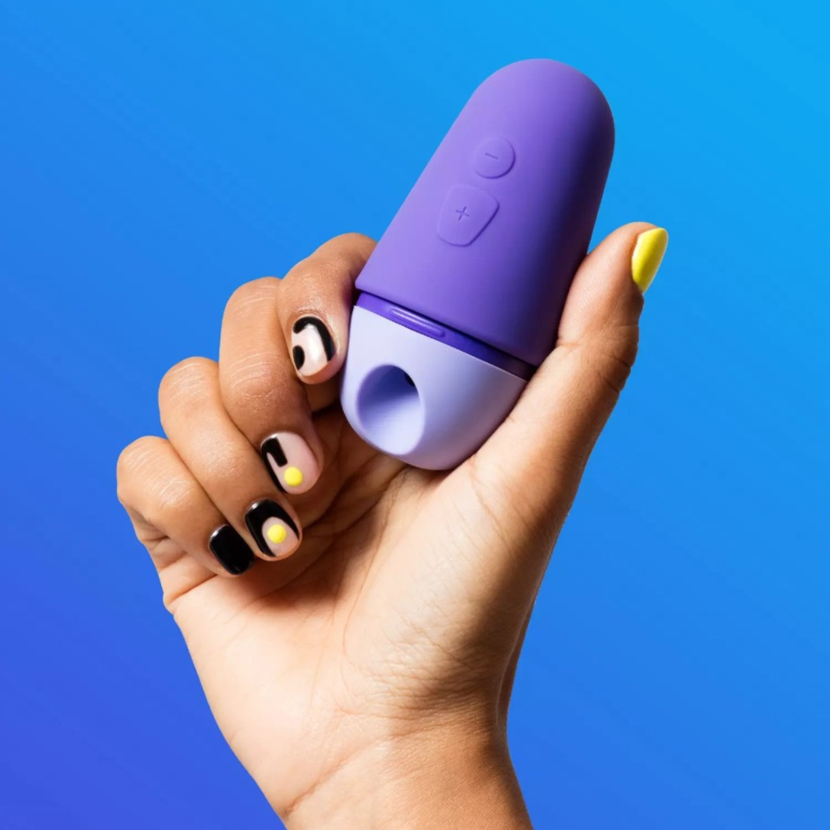 Vue du stimulateur sans contact ROMP Free X dans la main