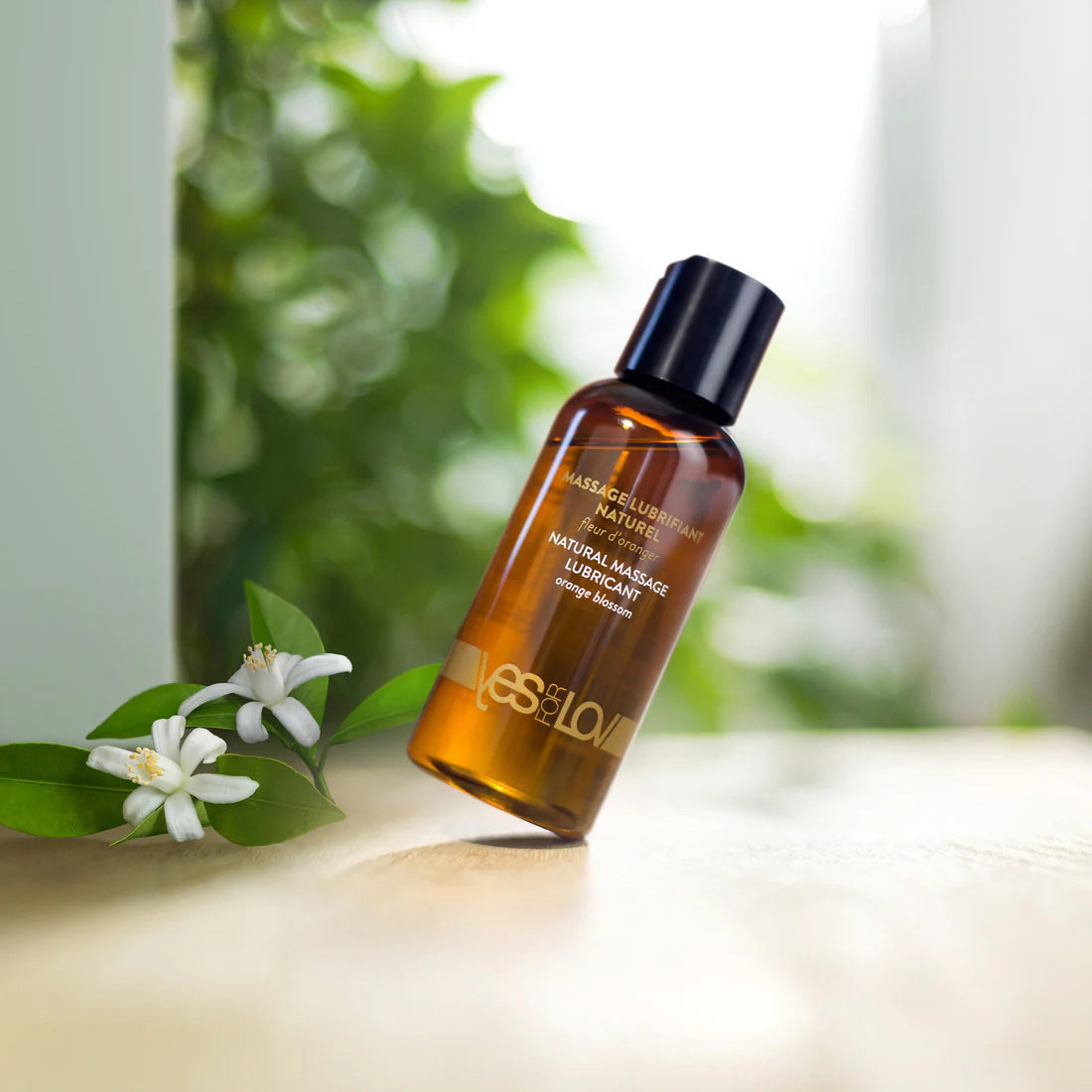 Flacon de massage lubrifiant naturel YESforLOV à la fleur d’oranger